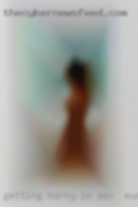 Getting horny in women swimsuit sex in Munfordville.