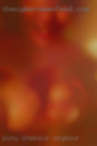 Puny shemale doing sexy massage in Seymour.